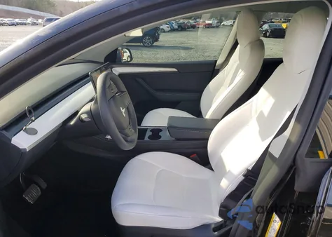 2024 Tesla Model Y z USA, uszkodzony, nr VIN 7SAYGDEE2RA309316